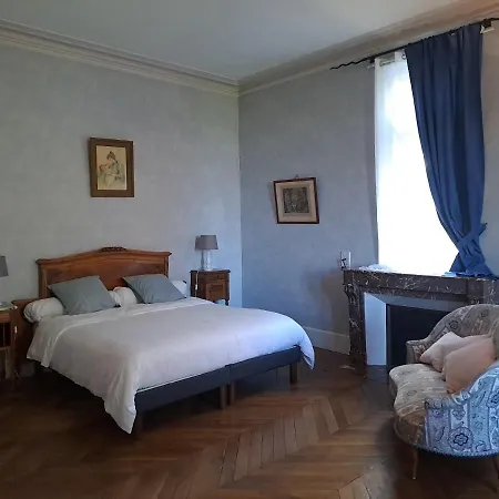 Chateau De La Redortiere Bed & Breakfast 3*