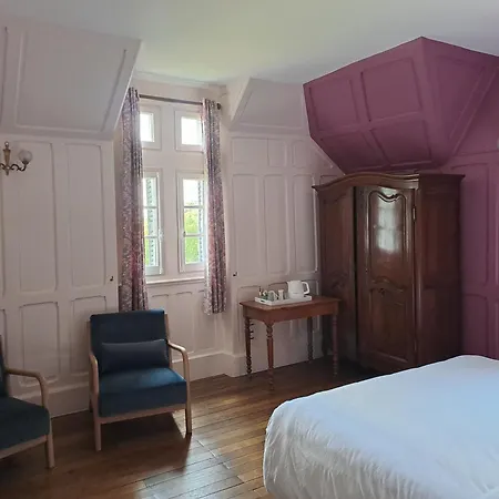 Chateau De La Redortiere Bed & Breakfast