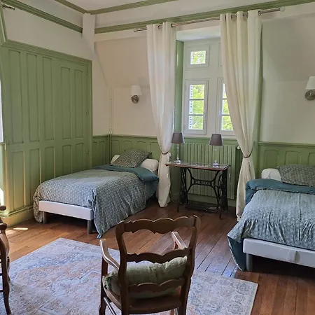 Chateau De La Redortiere Bed & Breakfast