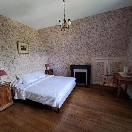Chateau De La Redortiere Bed & Breakfast Mouzon (Charente)