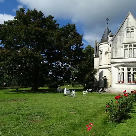 Chateau De La Redortiere Bed & Breakfast 3*